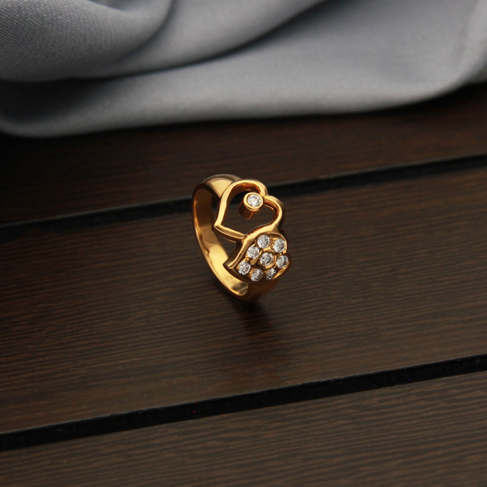 DIAMOND RING